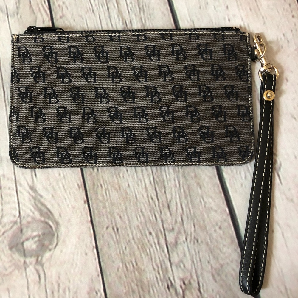 Dooney & Bourke Wristlet - NWOT